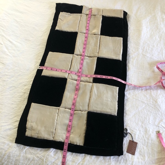 BASILE/ quilted silk + velvet scarf/ shawl - Picture 7 of 7